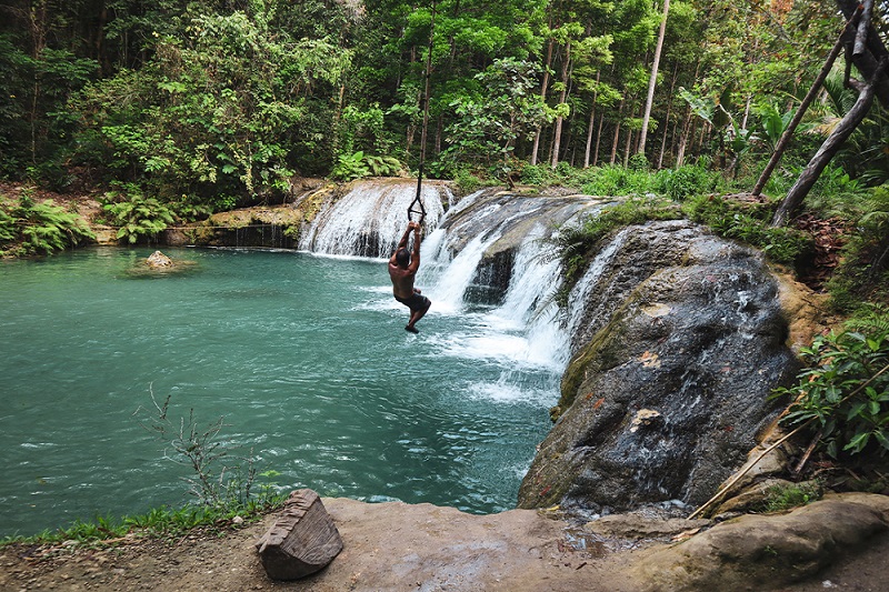 Cambugahay Falls rope swing